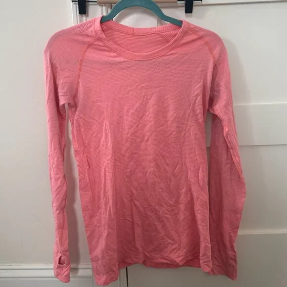 Lululemon Coral Pink Long Sleeve Top Size 4 Swiftly Style - Picture 1 of 3
